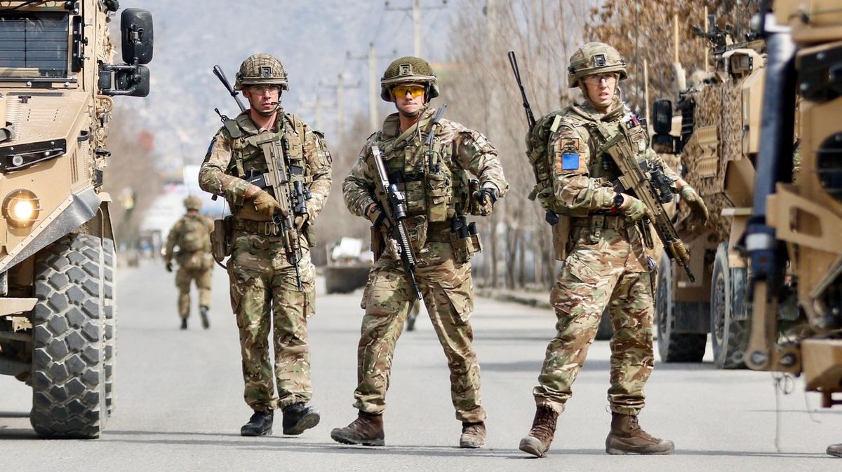 Výbuch miny na severu Afghánistánu zabil nejméně 11 lidí, včetně dětí